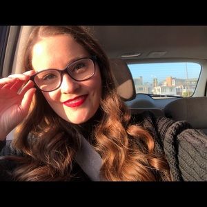 Meet your Posher, Adriana